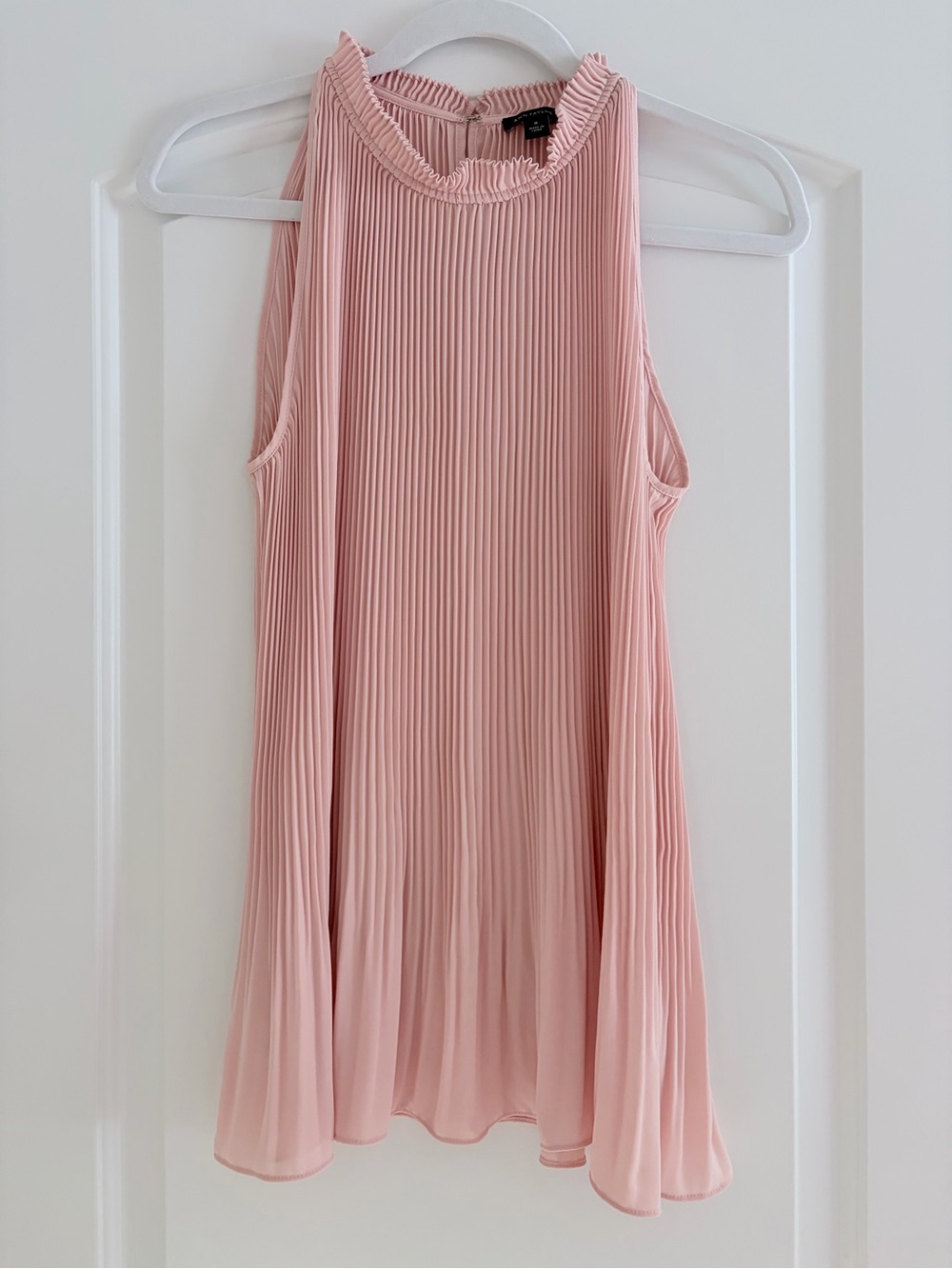 Excellent Condition Ann Taylor Pale Pink Pleated Ruffle Blouse